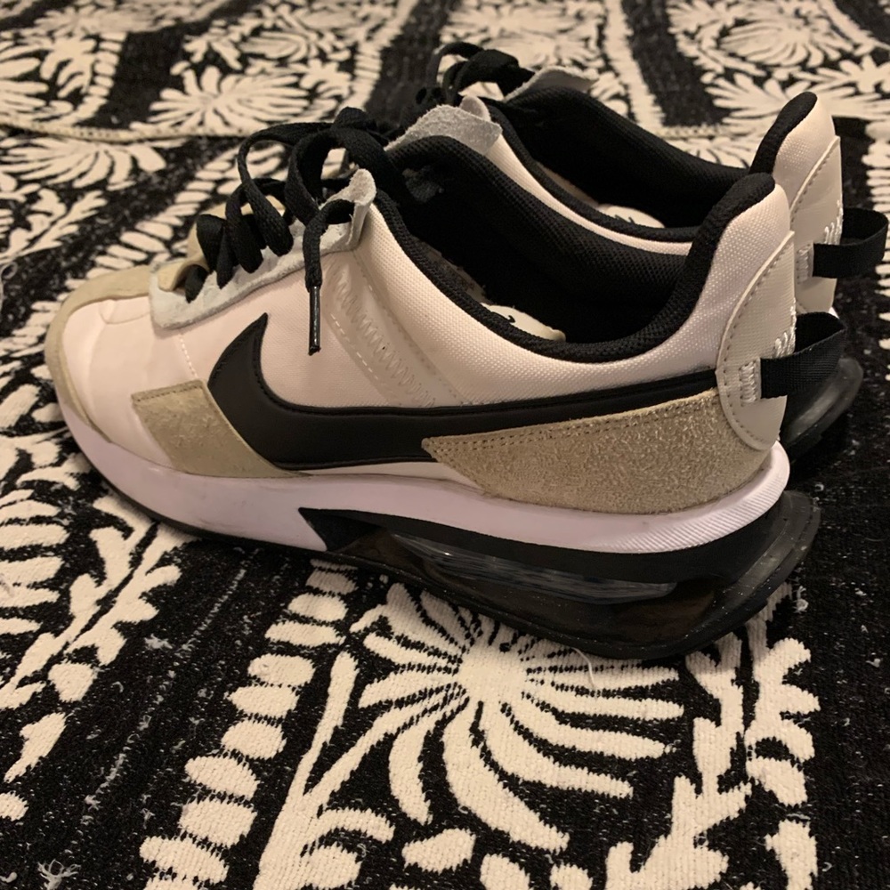 Unisex Nike Air Max Pre-Day LX Men’s 8.5 Women’s 10